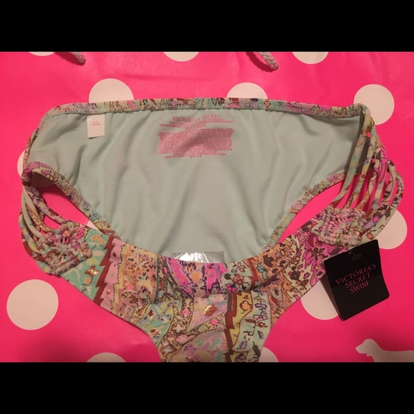 NWT VS “The Cheeky” Swim bottom - xs - Picture 4 of 5